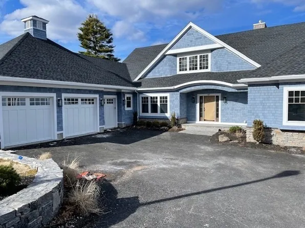 67 Maplecroft Ln #67, Ipswich, MA 01938