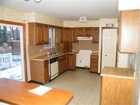 5th image of 8449 Glenbrook Dr