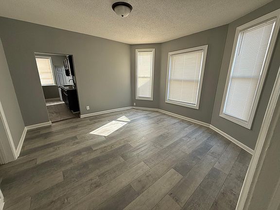 5th image of 2825 15th Ave S
