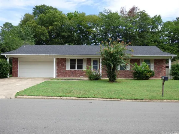 104 Cedarwood St, Hot Springs, AR 71901