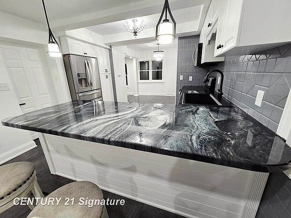 5th image of 7203 Rodgers St