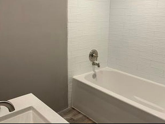 5th image of 9775 143rd St