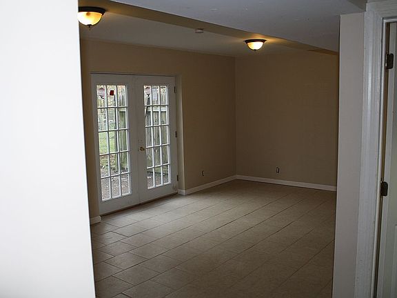 5th image of 166 Lakeside Park Dr