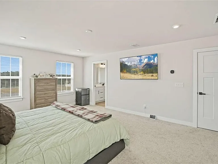305 Meuse Ln — Photo 26
