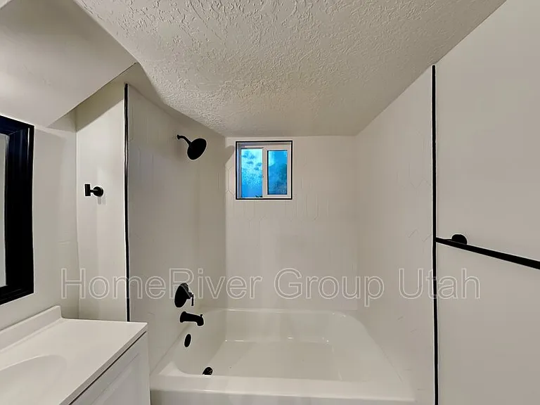 563 S Denver St #1 — Photo 14