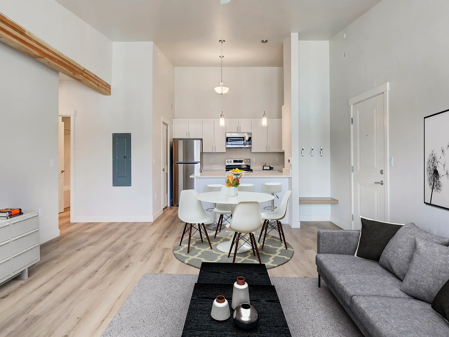 Twin Creek Apartment — Photo 1