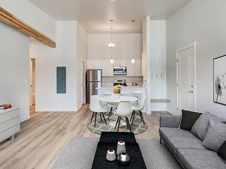 Twin Creek Apartment — Photo 1