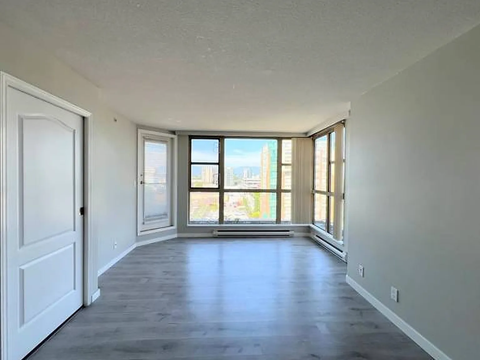 2 bed, 814 sqft, $2,480 — Photo 2