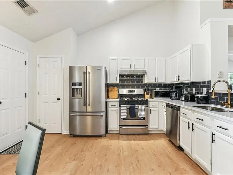 859 Springchase Dr — Photo 28