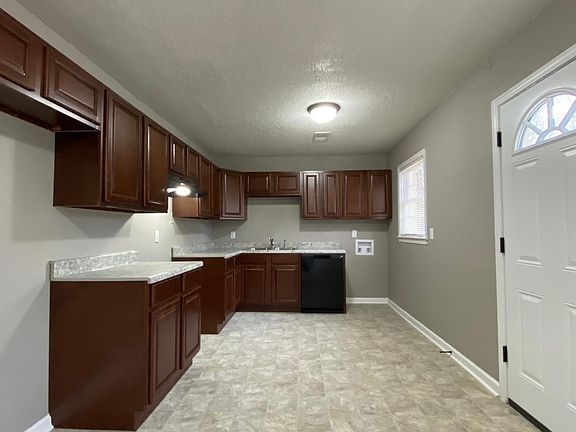 5th image of 5061 Stacey Dr