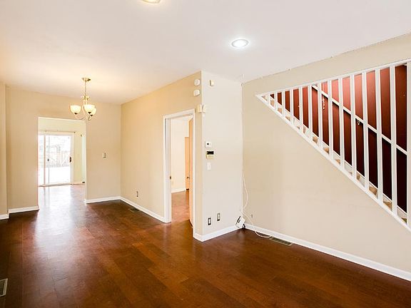 4th image of 2821 42nd Ave S