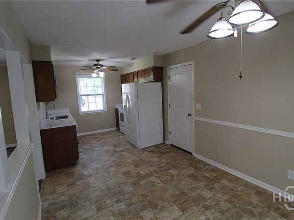 2nd image of 46 Hermitage Dr