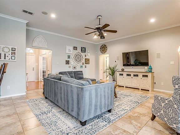 5th image of 159 Meadow Park Dr