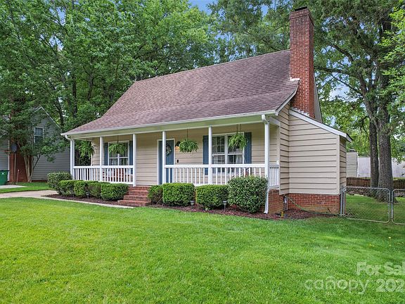 3rd image of 6706 Farrington Ln