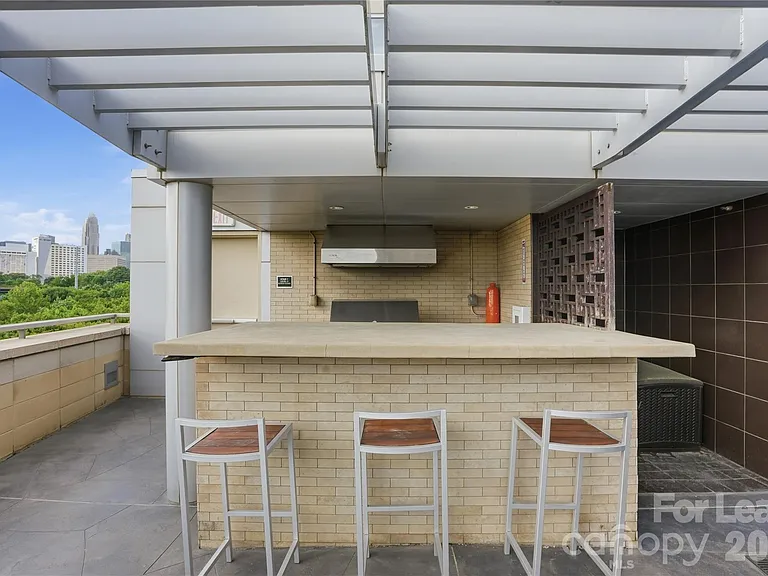 1133 Metropolitan Ave — Photo 30
