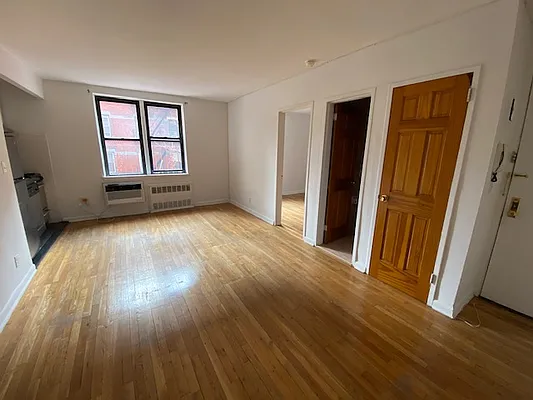 Rented by Bond New York | media 7