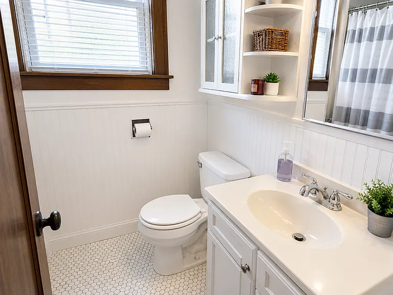 646 W Oakdale Ave #1R — Photo 10