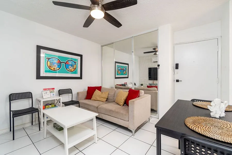 2 bed, 1.0 bath, 600 sqft, $1,800 — Photo 2