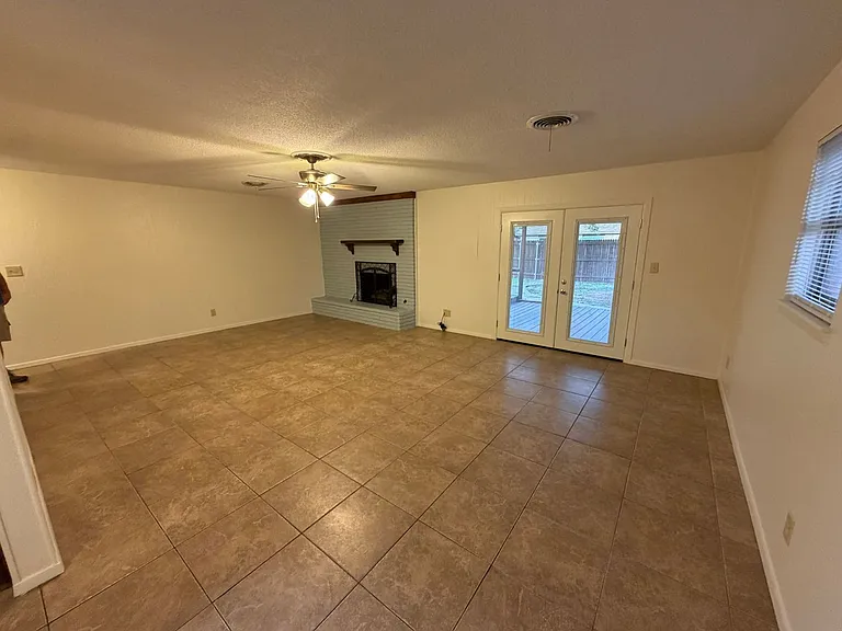 5003 Hall Ave — Photo 4