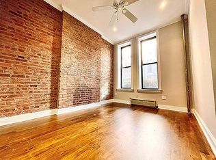 218 E 25th St #1F, New York, NY 10010