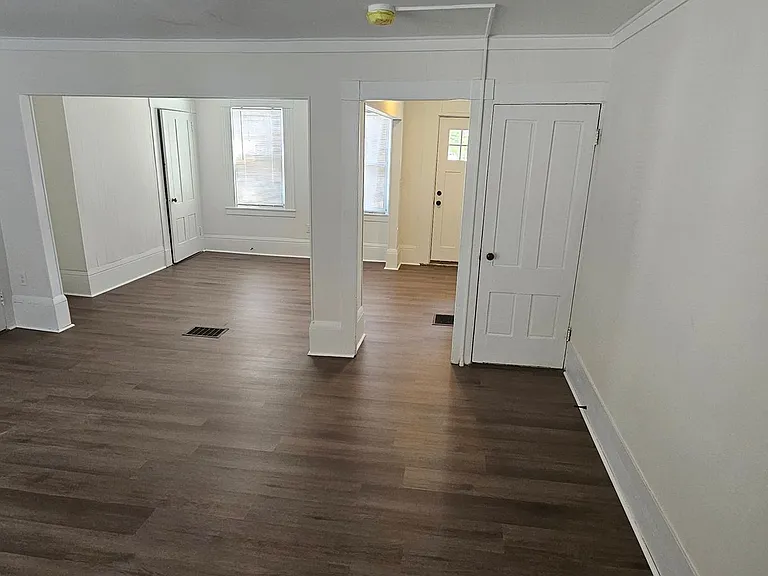 Amoskeag Apartments — Photo 23