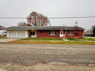 306 S Pine St, New Sharon, IA