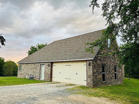 Side view, 2 car garage 