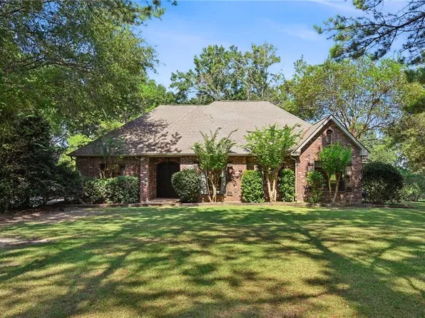 402 Highland Crest Dr, Covington, LA 70435