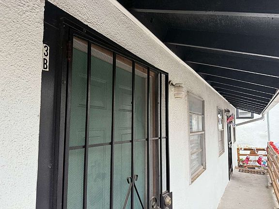 4th image of 711 E Carson St APT B3