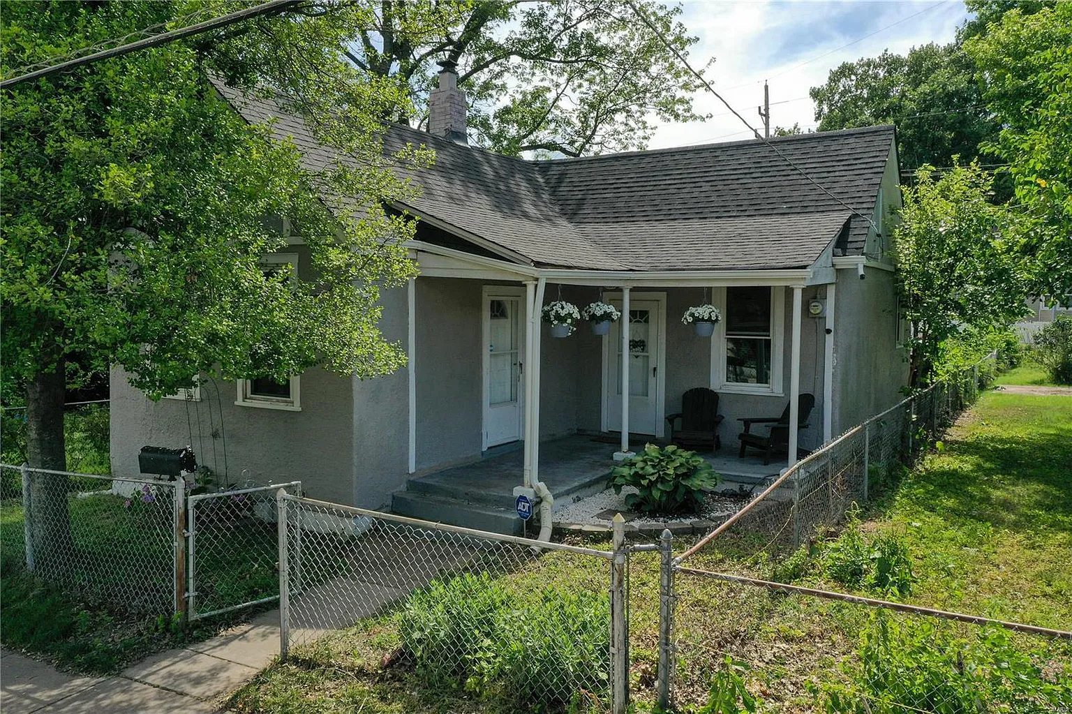 9805 Linn Ave photo 1