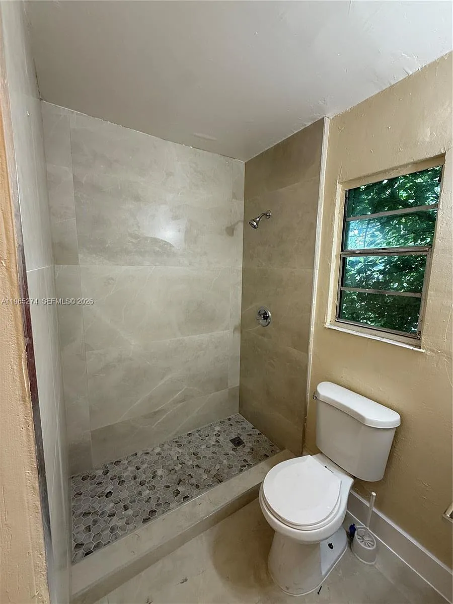 Building Photo - 8290 NW 4th Ave #2