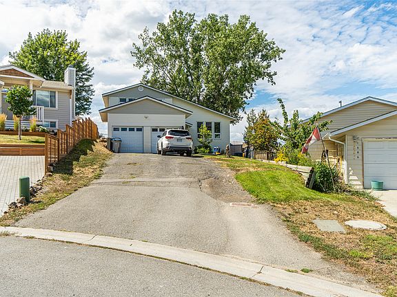 2nd image of 1579 Napier Pl