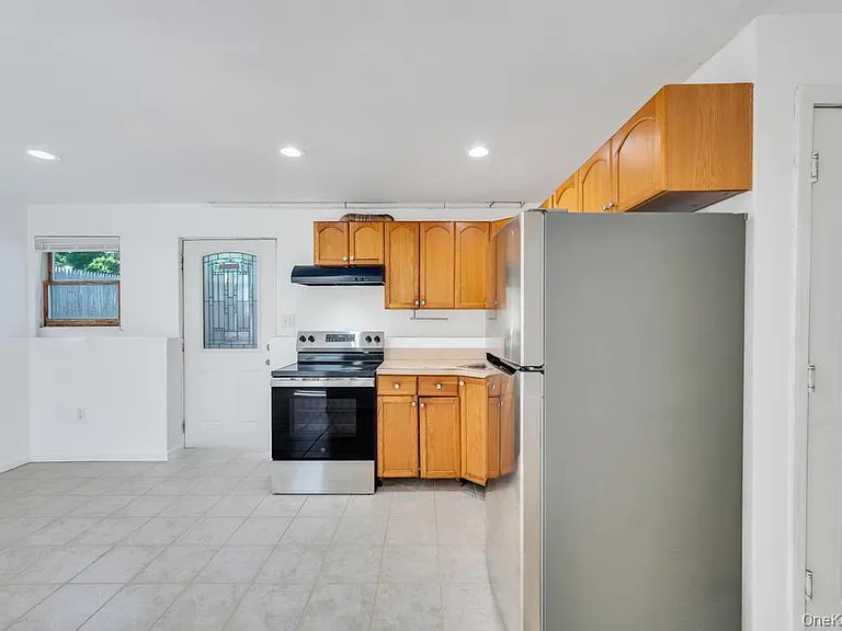 20 Handsome Ave — Photo 8
