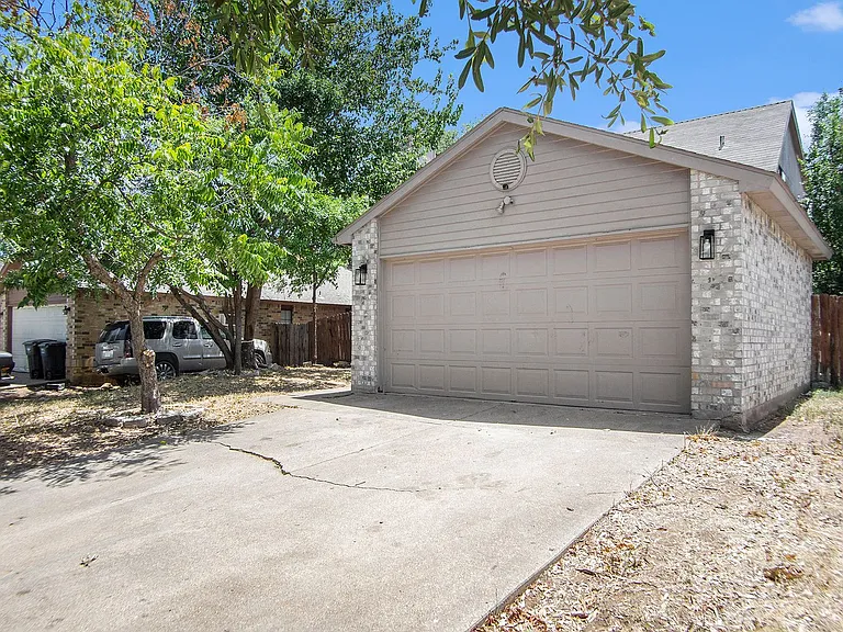 2541 Galemeadow Dr — Photo 3