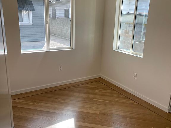 4th image of 215 S Townsend Ave