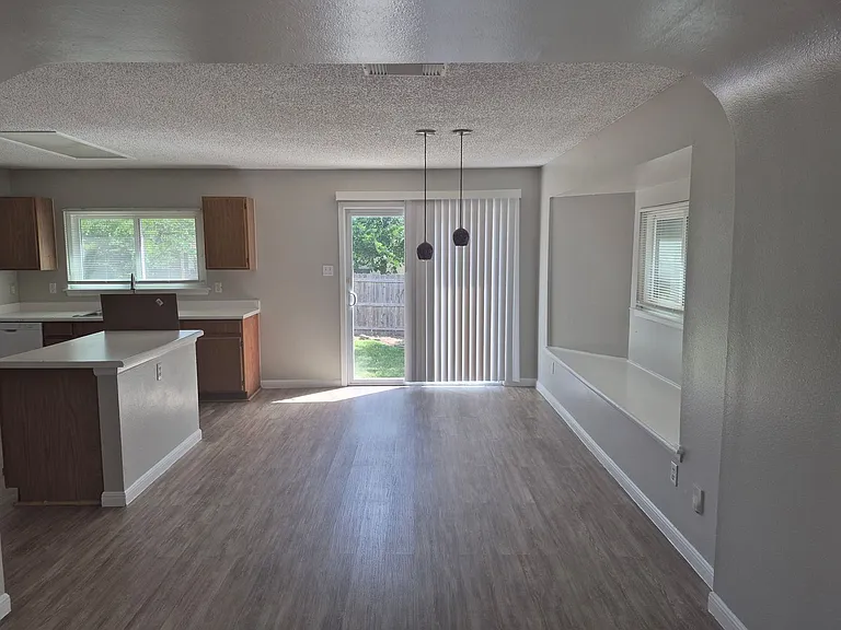 4414 Stradford Pl — Photo 9