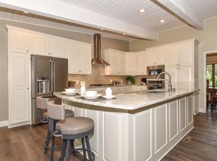 15375 Cascade Dr, Elm Grove, WI 53122