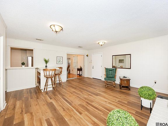 5th image of 8567 N Essen Heights Ct