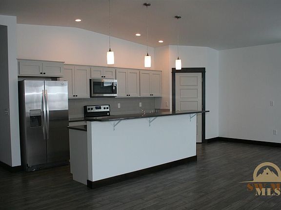 2nd image of 4443 Shadowglen Dr