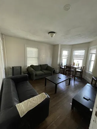 40 Hillside St — Photo 27