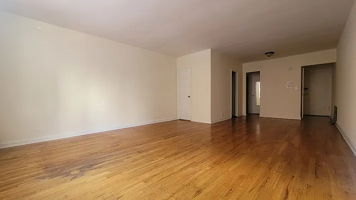 Rented by Julien Aractingi, LREB | media 11