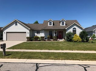 525 Cambridge St, Napoleon, OH 43545