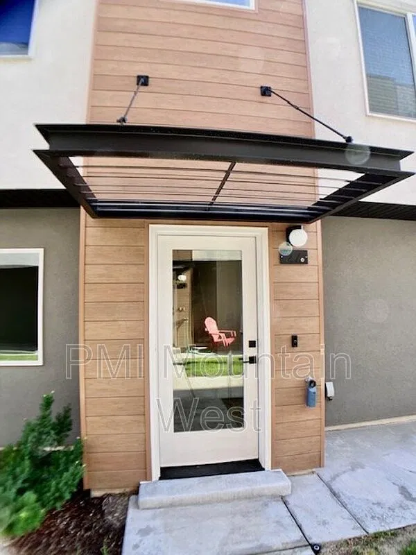 2 bed, 2.5 bath, 1221 sqft, $2,150 — Photo 3