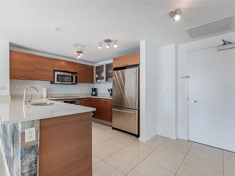 3250 NE 1st Ave #702 — Photo 10