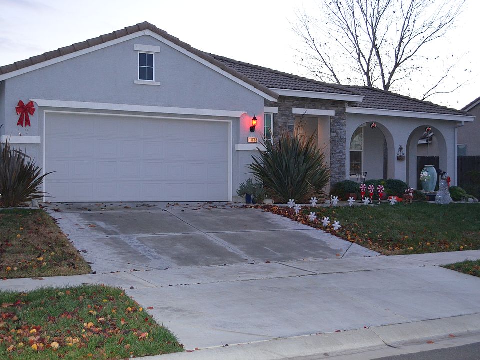 1st image of 1038 Silver Spur Way