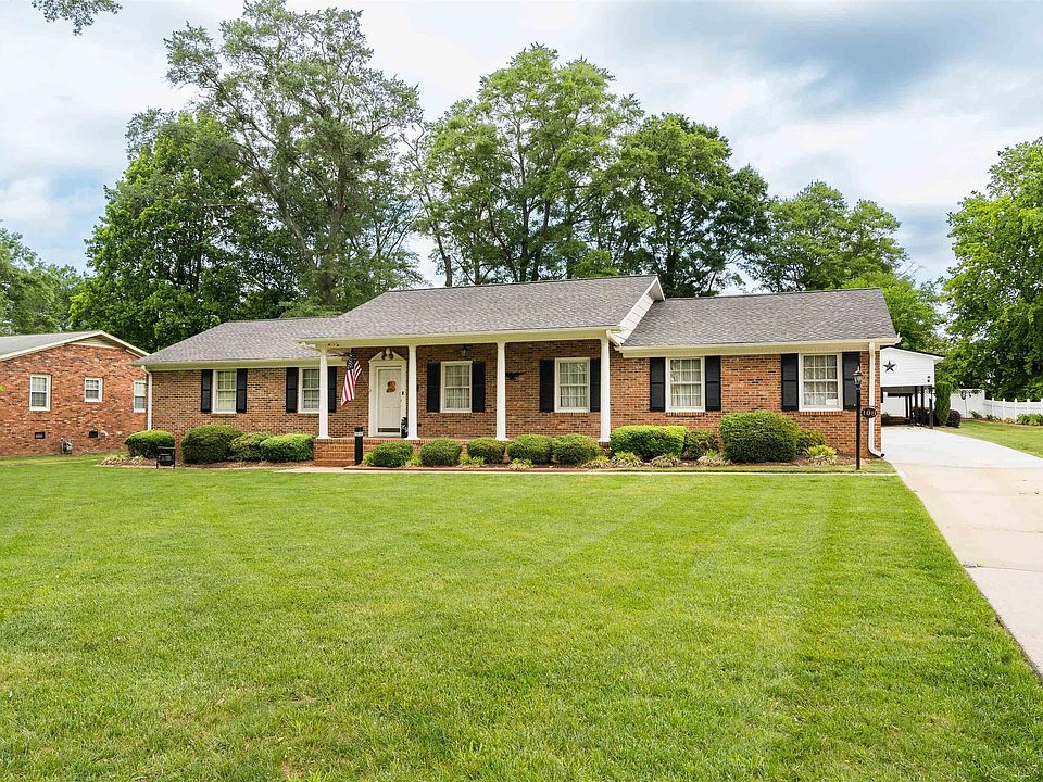 1st image of 108 Ridgeway Dr