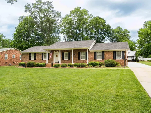 108 Ridgeway Dr, Spartanburg, SC 29301