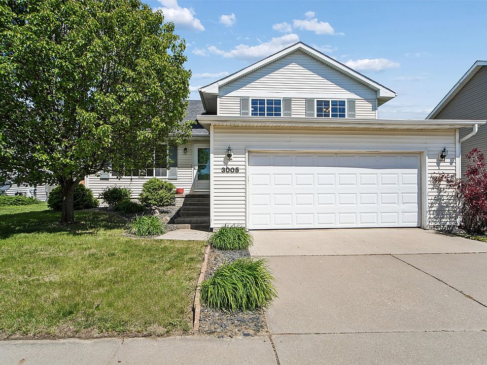 1st image of 3005 SW Townpark Dr