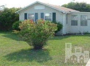 538 S 4th Ave, Kure Beach, NC 28449