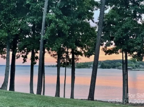 120 S Cove Key Ln, Mooresville, NC 28117